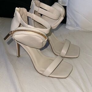 Used beige Anne Michelle heels